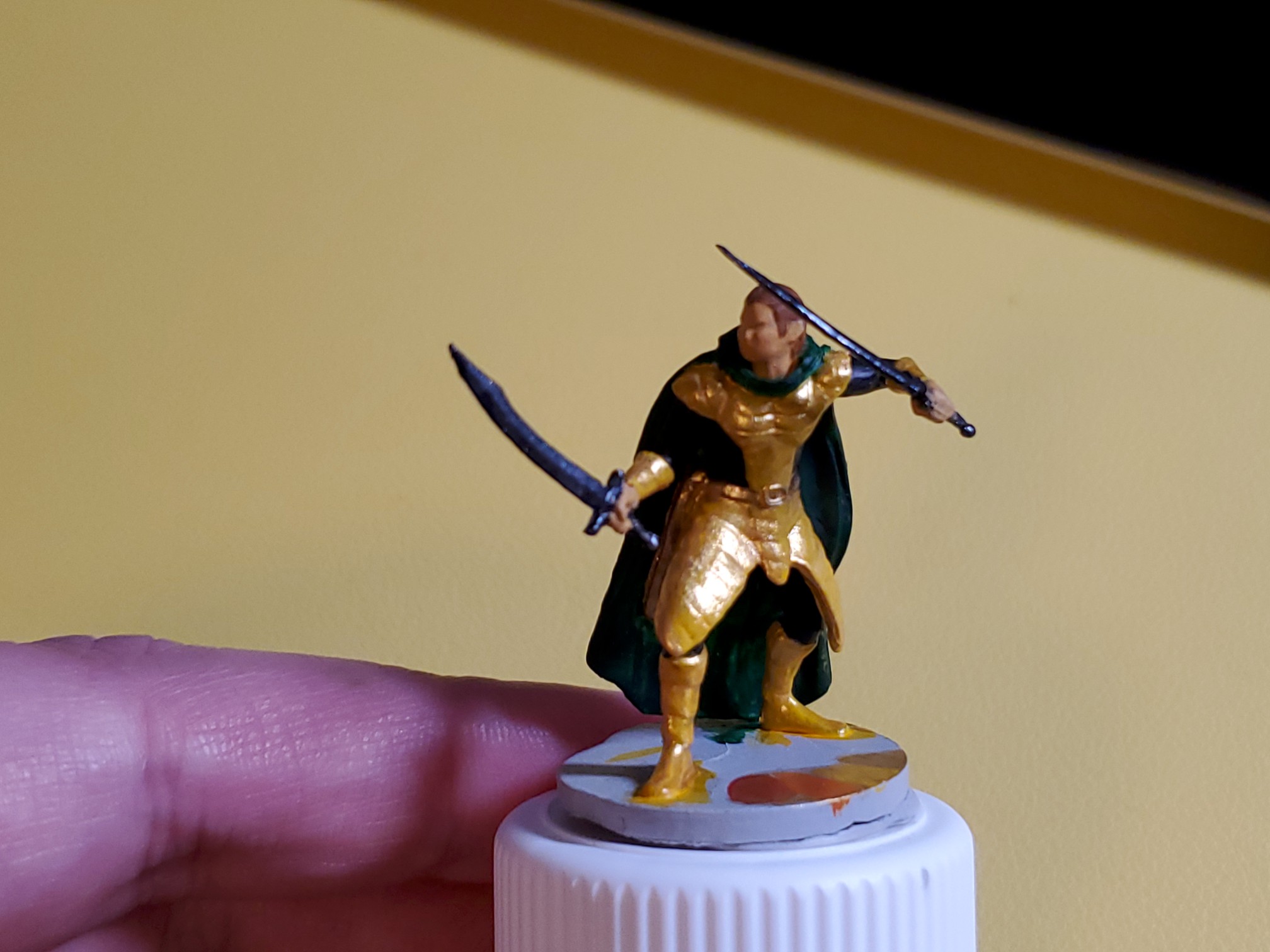 Mini #4: Gold Armor, New Head, Black Swords